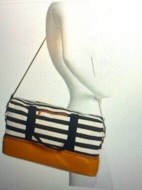 COMFORTABLE DSW WEEKENDER BLACK & WHITE STRIPED TOTE BAG